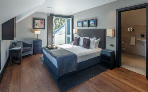 Windmill / Oriel Standard