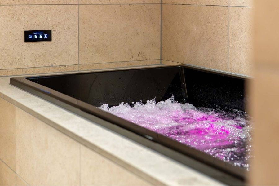 whirlpool bath at awen spa