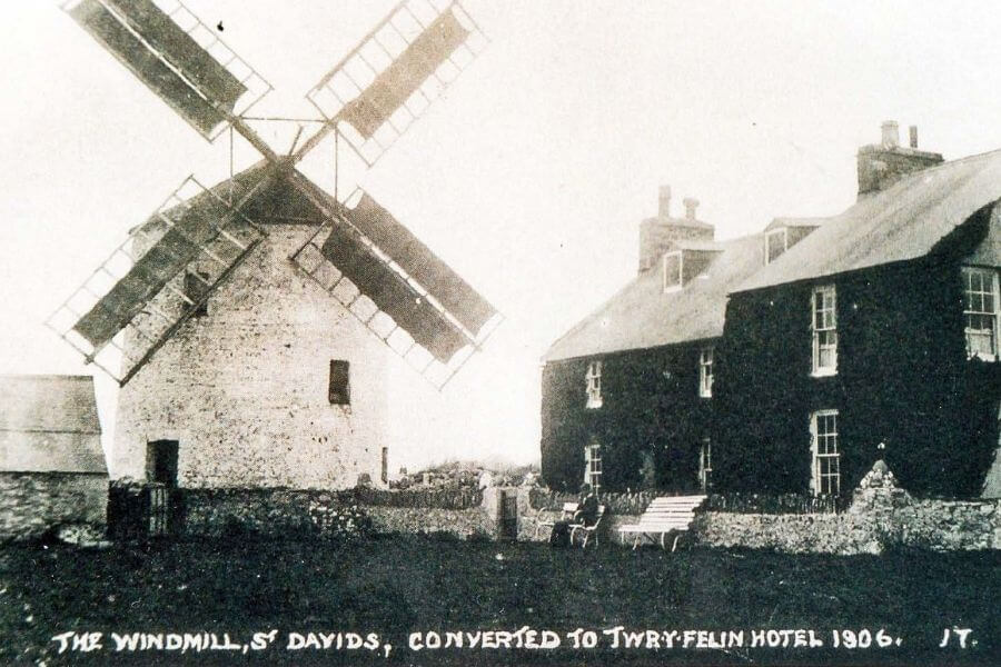 Twr y Felin Hotel Original Windmill Tower